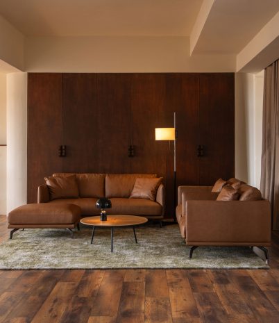 Sofà Nikka 2 - 3 places entapissat en pell anilina marró whisky - 186